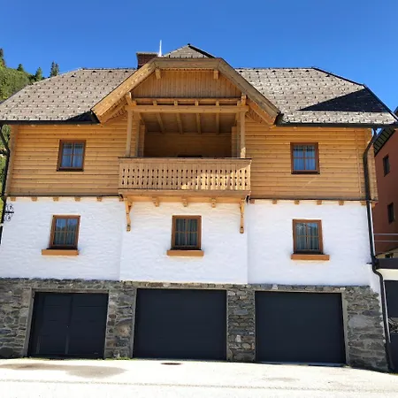 מלון דירות Tauernhaus 3*